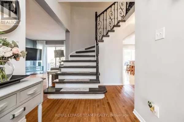 Ottawa, ON K2L2N1,19 MCLENNAN WAY