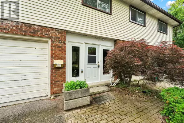 Waterloo, ON N2L6B4,370A CHURCHILL COURT