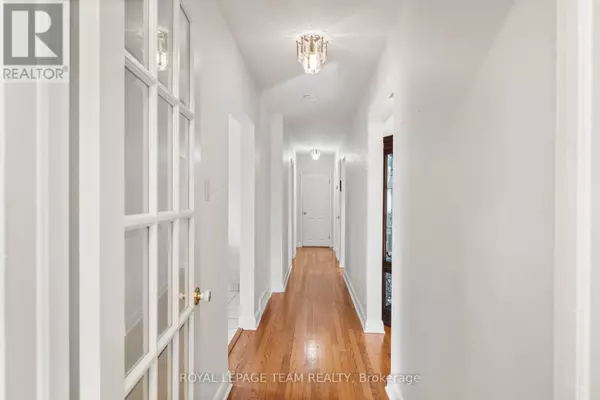 Ottawa, ON K1V7R5,1987 COCHRANE STREET