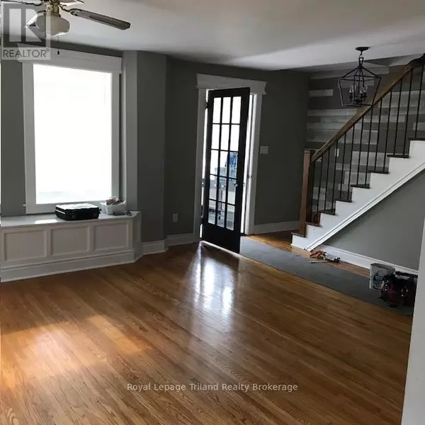 Central Elgin (port Stanley), ON N5L1C6,338 SMITH STREET