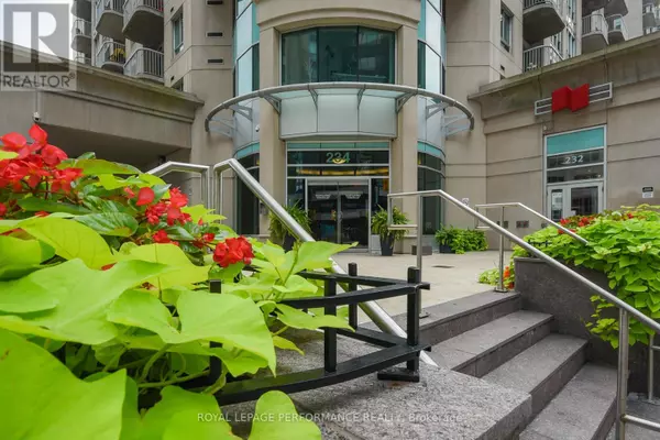 Ottawa, ON K1N0A9,234 Rideau ST #1107