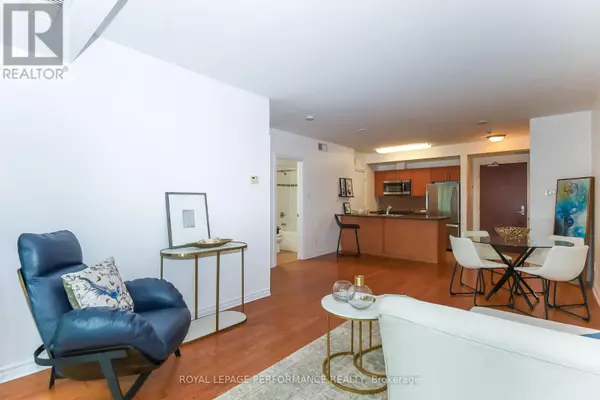 Ottawa, ON K1N0A9,234 Rideau ST #1107