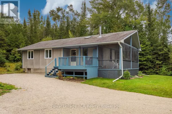 8 MOLLY STREET, Northern Bruce Peninsula, ON N0H1W0