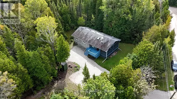 Northern Bruce Peninsula, ON N0H1W0,8 MOLLY STREET