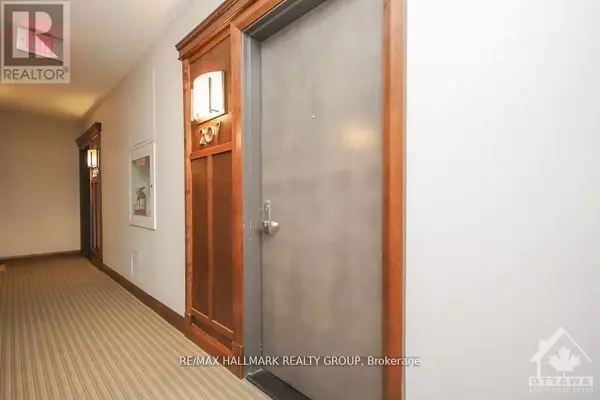 Ottawa, ON K1N6B1,238 Besserer ST #207