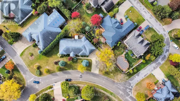 London South (south P), ON N6C5W9,1 HIGHLAND WOODS COURT