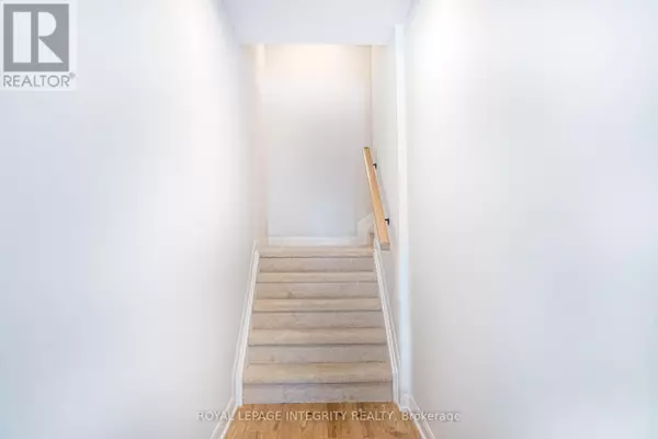 Ottawa, ON K2J5G3,101 Glenroy Gilbert DR #7