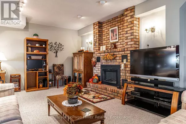 Stratford, ON N5A2B2,91 STRACHAN STREET