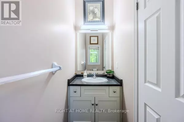 Guelph (kortright East), ON N1L0M2,14 Amos DR #26