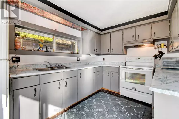 Bancroft (dungannon Ward), ON K0L1C0,482 OLD L'AMABLE ROAD