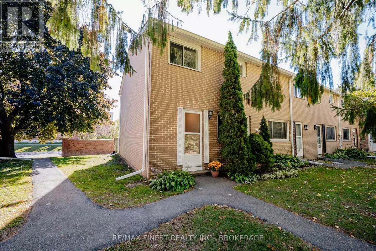 Kingston (central City West), ON K7M2B2,258 Queen Mary RD #14