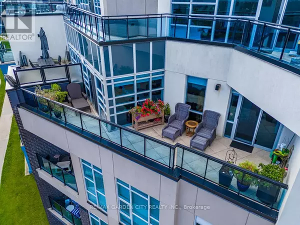 Grimsby (grimsby Beach), ON L3M0G6,10 Concord PL #408