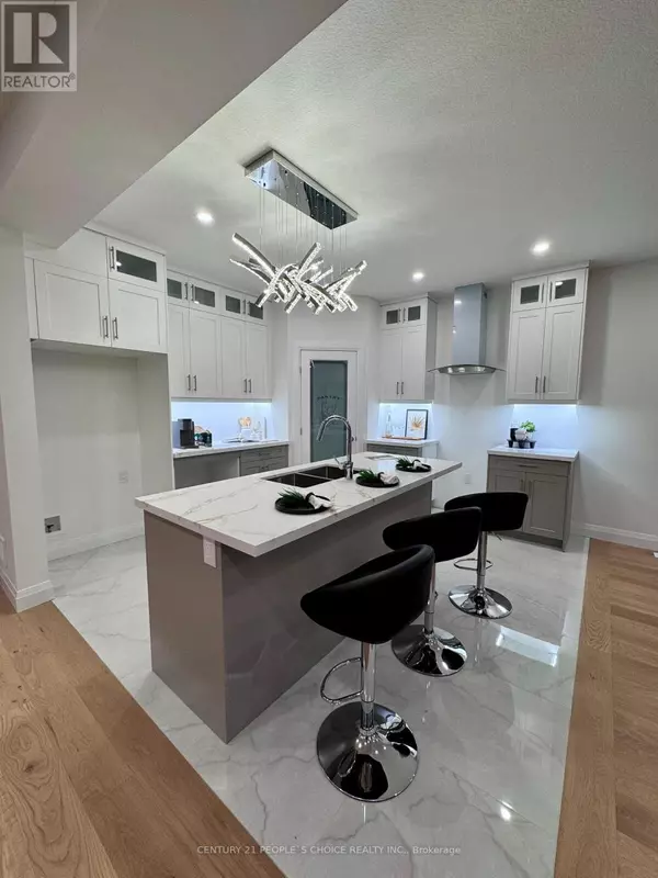 London South (south U), ON N6M0J9,2641 BOBOLINK LANE