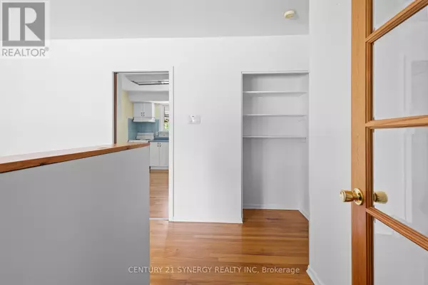 Ottawa, ON K2G3B5,20 PARKSIDE CRESCENT