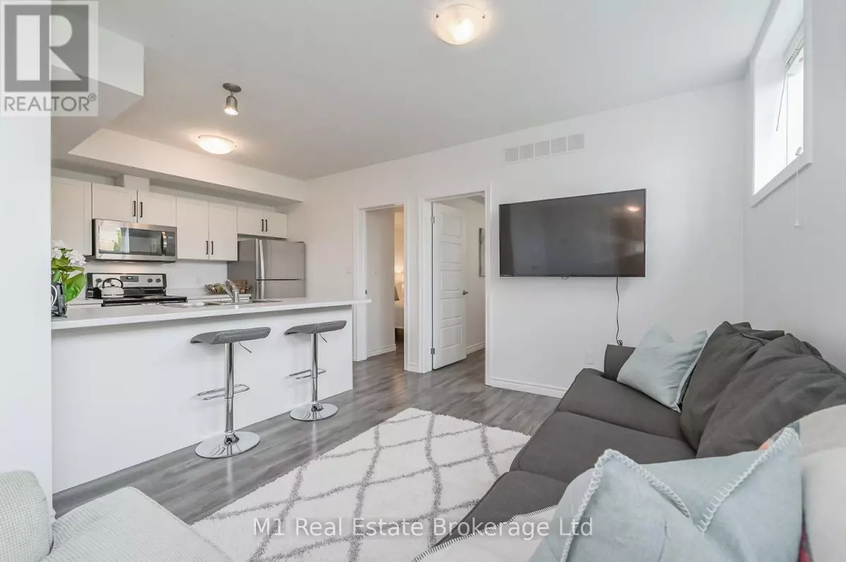 Centre Wellington (fergus), ON N1M1P8,898D Gzowski ST #Lower Unit