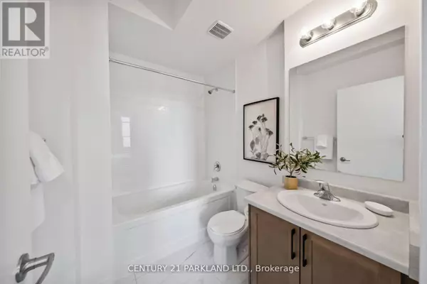 Cobourg, ON K9A4J9,160 Densmore RD #1602