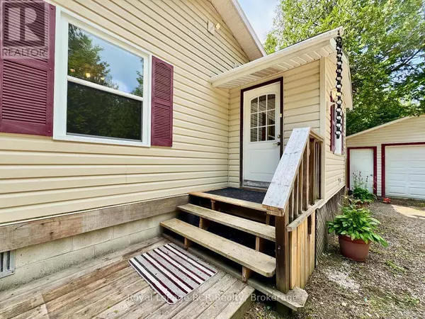 Northern Bruce Peninsula, ON N0H1W0,323 EAST ROAD