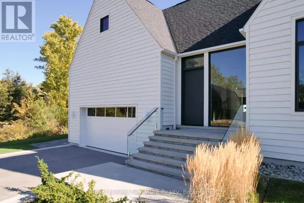 Blue Mountains, ON N0H1J0,101 DEER LANE