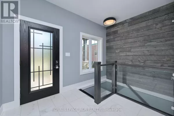 Centre Wellington (fergus), ON N1M0E6,19 DOVER LANE