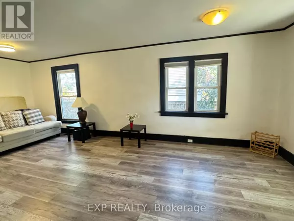 Niagara Falls (downtown), ON L2E3T9,5205 PALMER AVENUE