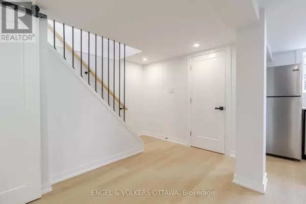 Ottawa, ON K1Z8H2,1487 MORISSET AVENUE