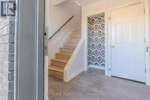 Hamilton (kirkendall), ON L8P2M6,209 Homewood AVE #2