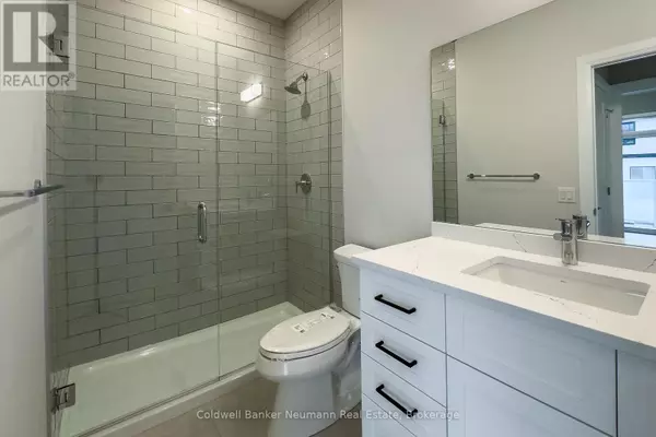 Guelph (st. Patrick's Ward), ON N1E5R3,71 Wyndham ST South #209