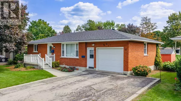 West Perth (mitchell), ON N0K1N0,221 COULTON DRIVE