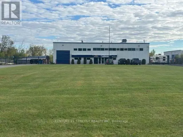 Ottawa, ON K1G3N2,2729 Stevenage DR ##3