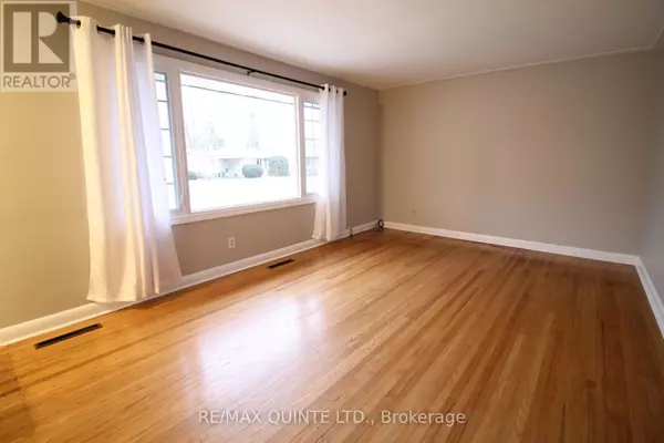 Belleville (belleville Ward), ON K8N1K5,68 ELIZABETH CRESCENT