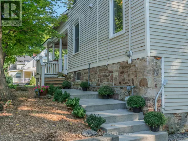 Grimsby (grimsby West), ON L3M3K1,26 MOUNTAIN STREET