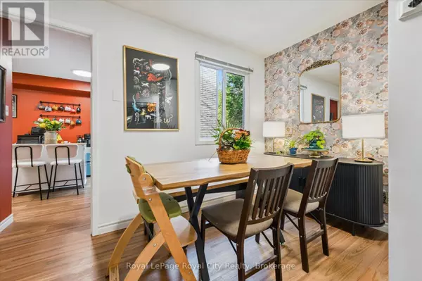Guelph (dovercliffe Park/old University), ON N1G2Z8,406 SCOTTSDALE DRIVE