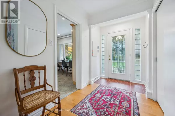 Guelph (dovercliffe Park/old University), ON N1G1J6,36 HARCOURT DRIVE