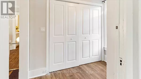 Belleville (belleville Ward), ON K8P1L2,24 CATHARINE STREET