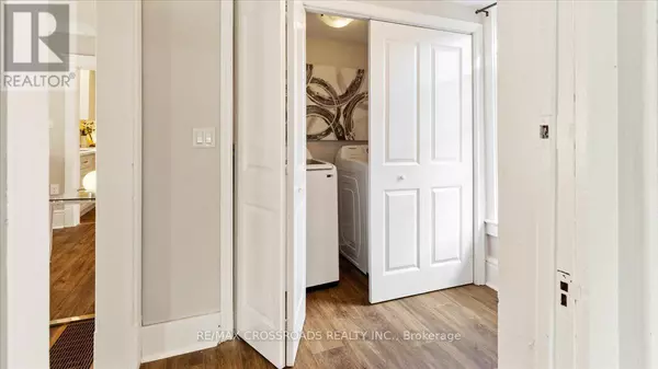 Belleville (belleville Ward), ON K8P1L2,24 CATHARINE STREET