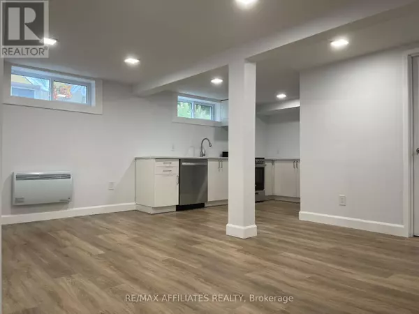 Ottawa, ON K2A1N3,2145 Westbourne AVE #B