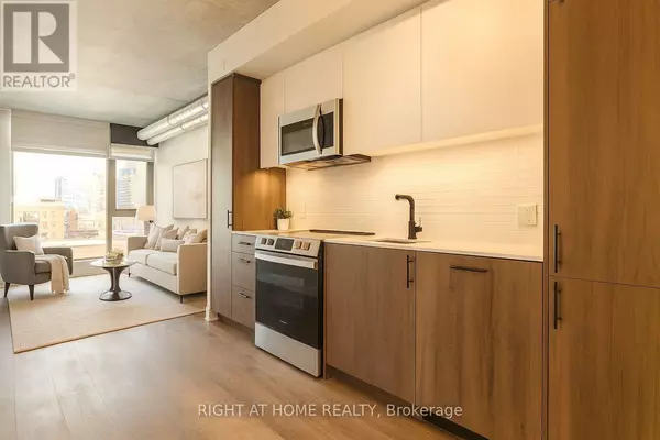 Ottawa, ON K2P1Y5,10 James ST #603