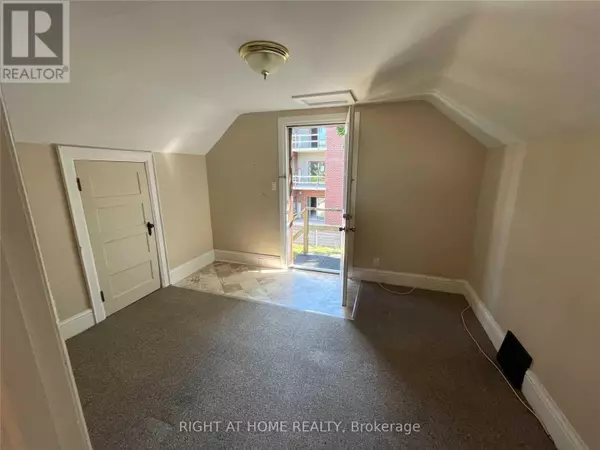 Lincoln (beamsville), ON L0R1B0,4287 QUEEN (UPPER UNIT ) STREET