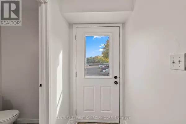 London East (east H), ON N6B1R4,595 THIRD ST #36