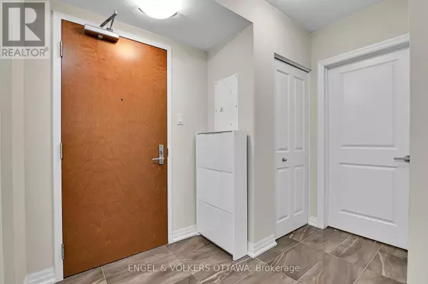 Ottawa, ON K1N0B6,195 Besserer ST #1507