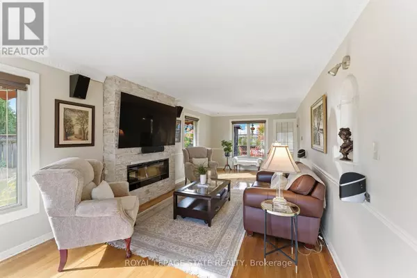 Hamilton (stoney Creek), ON L8E4S7,20 VEGA CRESCENT