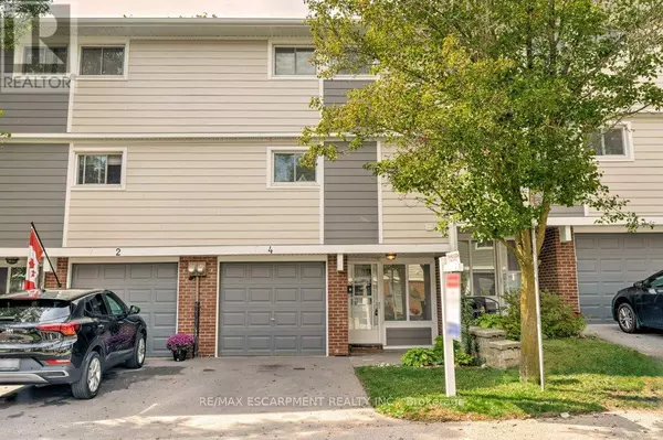 4 TRUDY COURT, Hamilton (dundas), ON L9H5P7