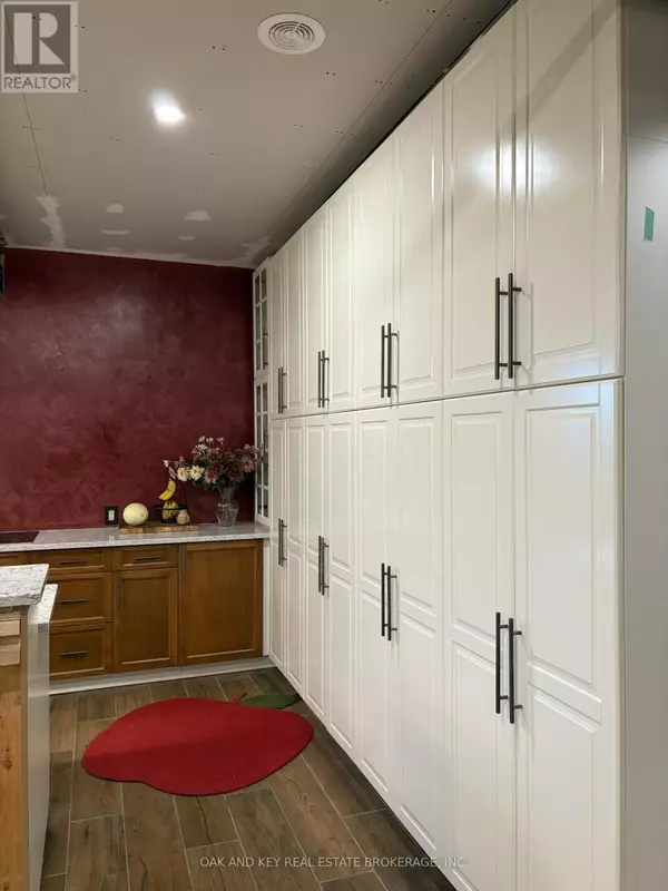 Lucan Biddulph (clandeboye), ON N0M2J0,5661 CLANDEBOYE DRIVE