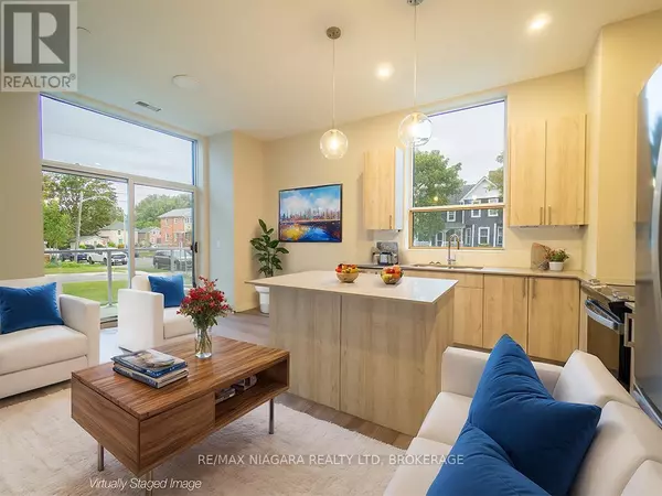 Port Colborne (sugarloaf), ON L3K0B9,118 WEST ST #101