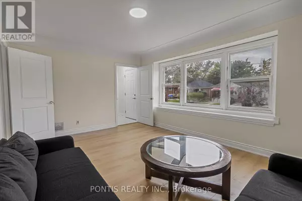 Hamilton (ainslie Wood), ON L8S2T9,207 BOWMAN STREET