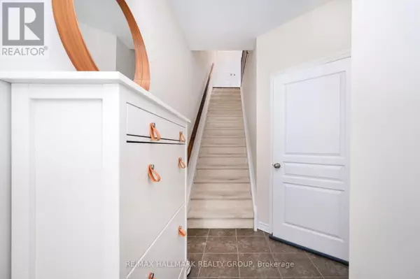 Ottawa, ON K2K0A3,39 HAWKSTONE GATE