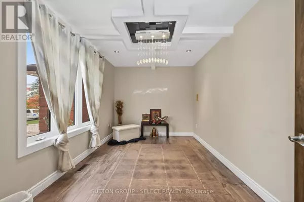 London North (north R), ON N6G5C8,700 FRANKLINWAY CRESCENT