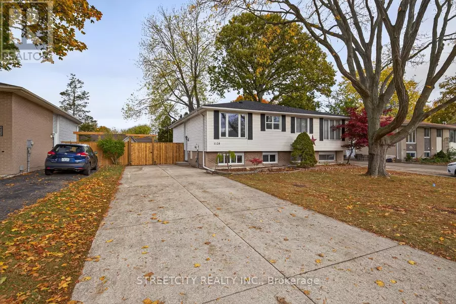 1128 OVERLEA CRESCENT, Sarnia, ON N7S4E4