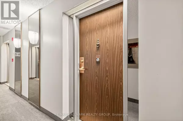 Ottawa, ON K2B8E4,1195 Richmond RD #1702