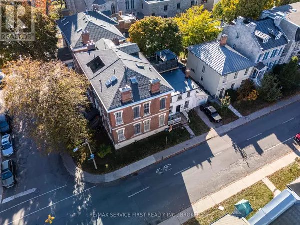 Kingston (central City East), ON K7L3H4,94 SYDENHAM STREET